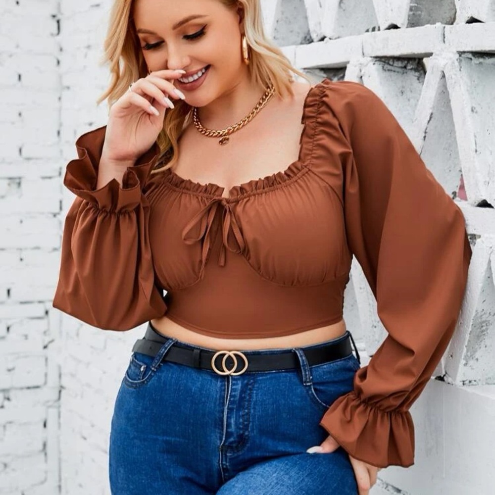 Flounce Sleeve Crop Top